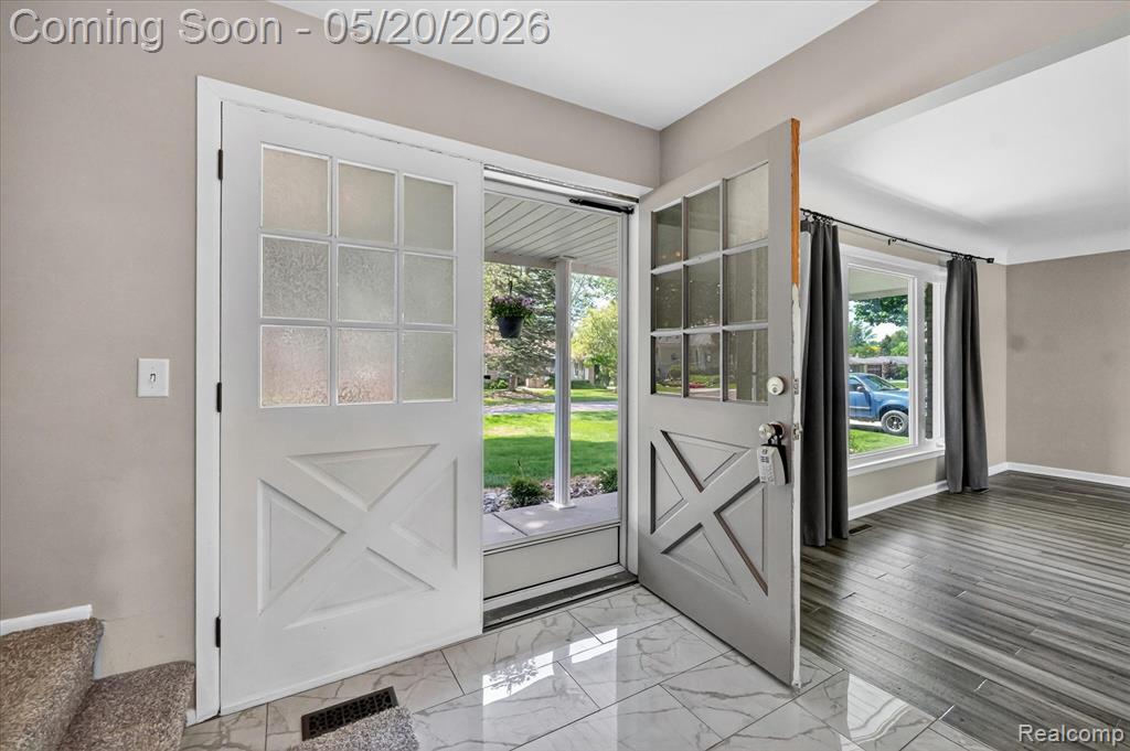 38010 John P Street, Clinton Twp, MI 48036 — Photo 9