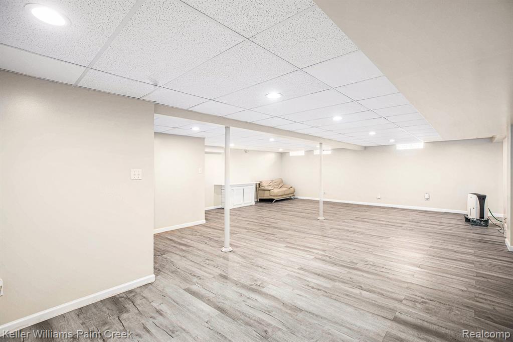 5055 Scarsdale Drive, Sterling Heights, MI 48310 — Photo 22