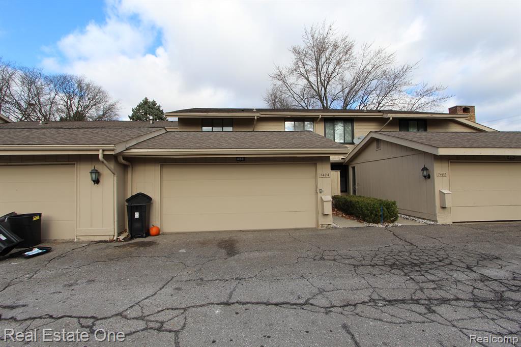 7404 PEBBLE POINT, West Bloomfield, MI — Photo 2