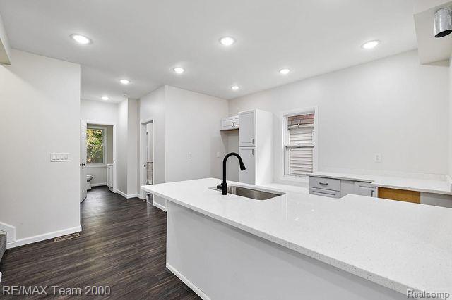 5430 ELMWOOD Street, Detroit, MI 48211 — Photo 11