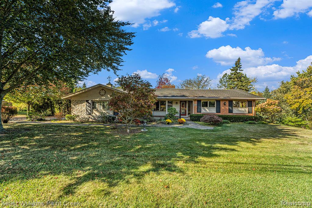 6720 Castle Drive, Bloomfield Hills, MI 48301 — Photo 29