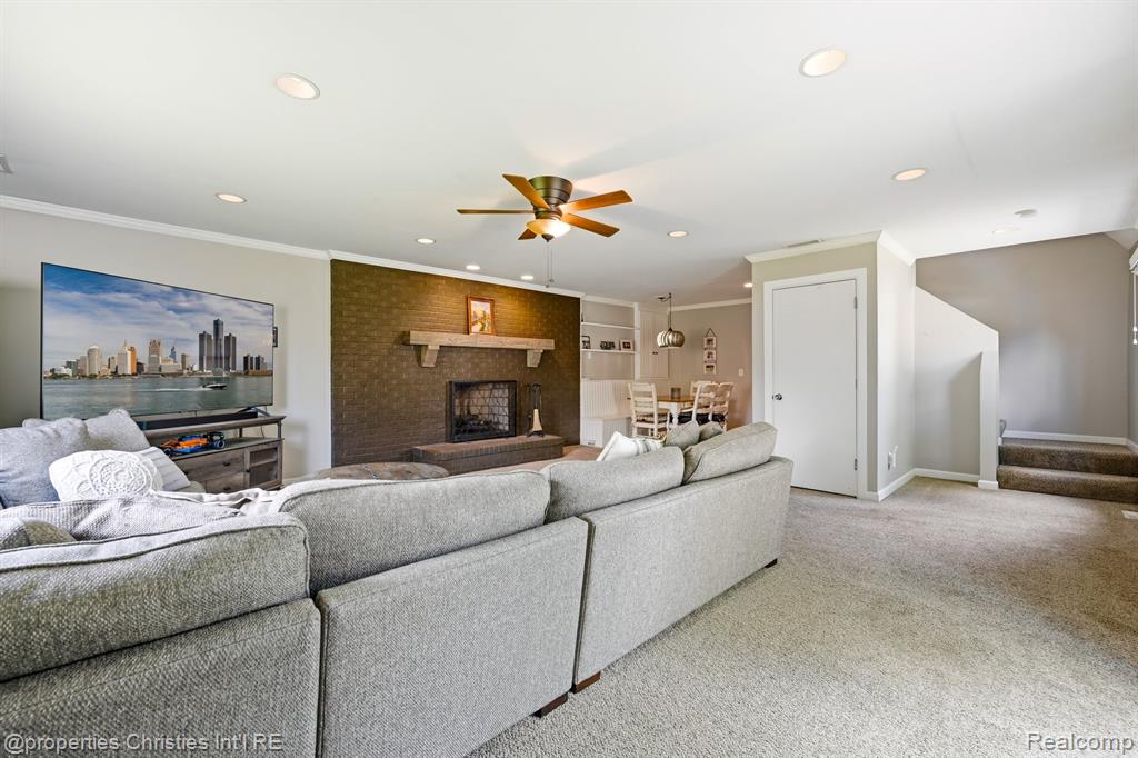 9034 Elmhurst Avenue, Plymouth, MI 48170 — Photo 20
