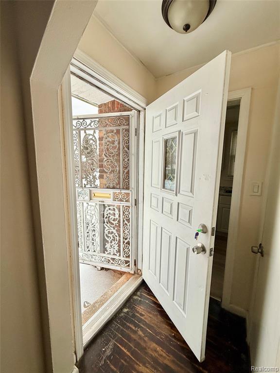 8719 CANYON Street, Grosse Pointe, MI 48236 — Photo 5