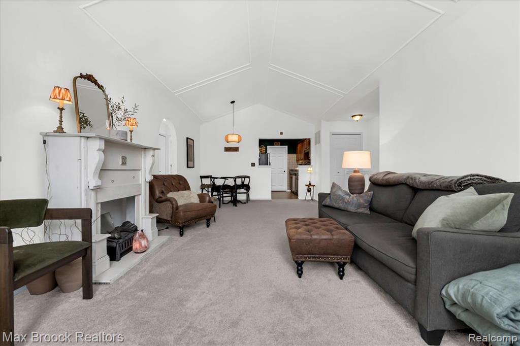 41 N Squirrel Road, Auburn Hills, MI 48326 — Photo 7