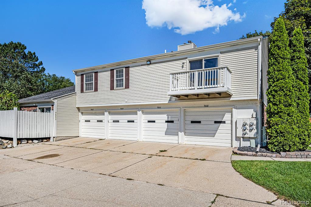 7668 Woodview Drive, Waterford, MI 48327 — Photo 17