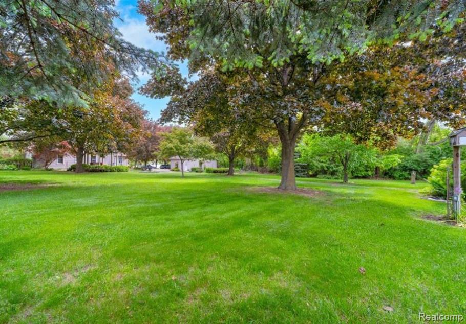 710 Hartland Drive, Troy, MI 48083 — Photo 6