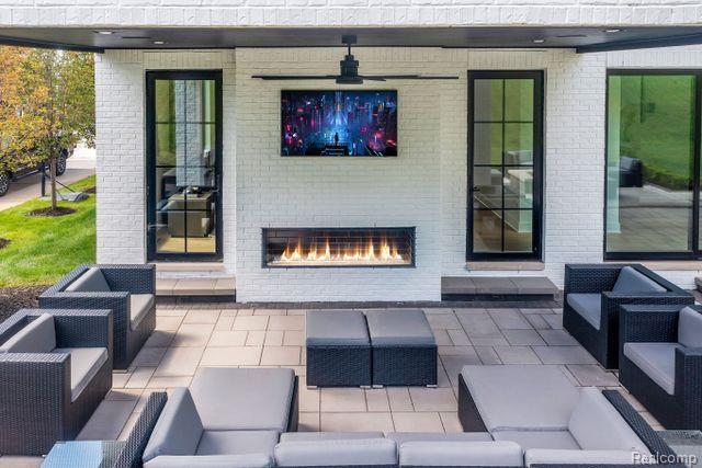 8343 STONEY CREEK Drive, South Lyon, MI 48178 — Photo 57