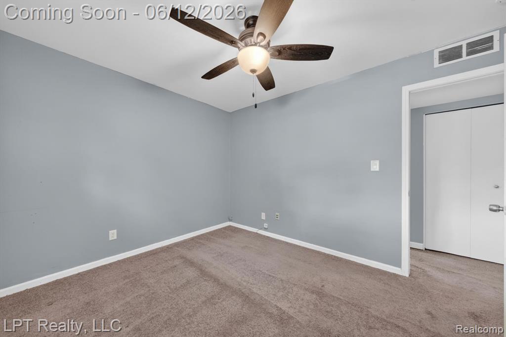 806 E Barrett Avenue, Madison Heights, MI 48071 — Photo 25
