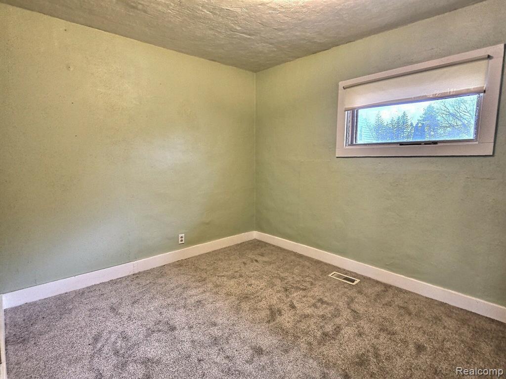 4322 SPRINGFIELD Street, Burton, MI 48509 — Photo 10