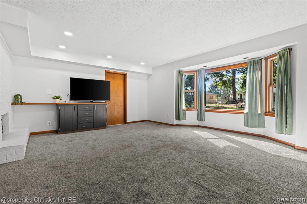 8009 Coventry Avenue, Grosse Ile, MI 48138 — Photo 9