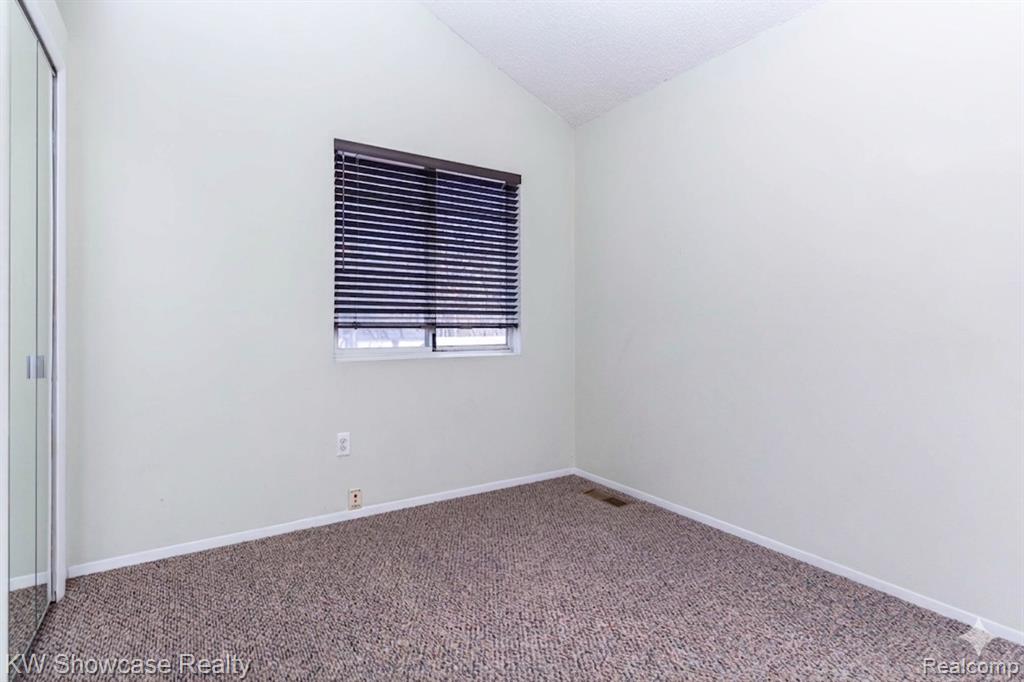 580 Elkinford Drive, White Lake, MI 48383 — Photo 49