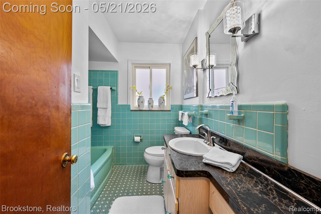 18474 Beverly Road, Beverly Hills, MI 48025 — Photo 14