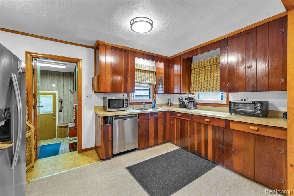 5693 Colonial Street, Dearborn Heights, MI 48127 — Photo 25