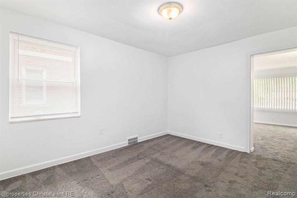 5236 BEDFORD Street, Detroit, MI 48224 — Photo 11