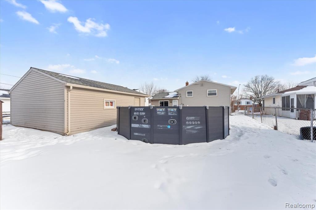 31664 Sweetbriar Drive, Rockwood, MI — Photo 24