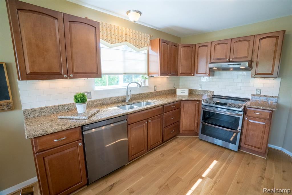 7427 LAKE Street, Dexter, MI 48130 — Photo 10