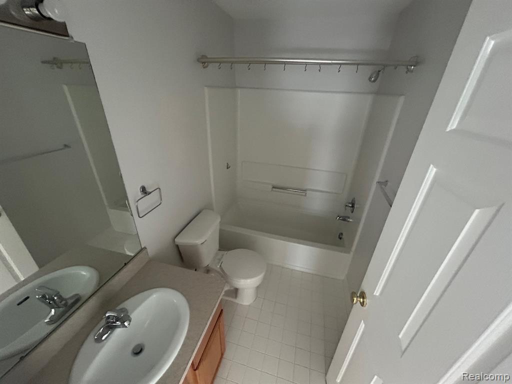 674 CHERRY ORCHARD Road, Canton, MI 48188 — Photo 26