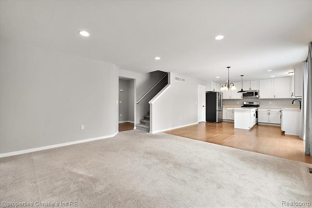 8740 Oak Ridge Trail, Westland, MI — Photo 8