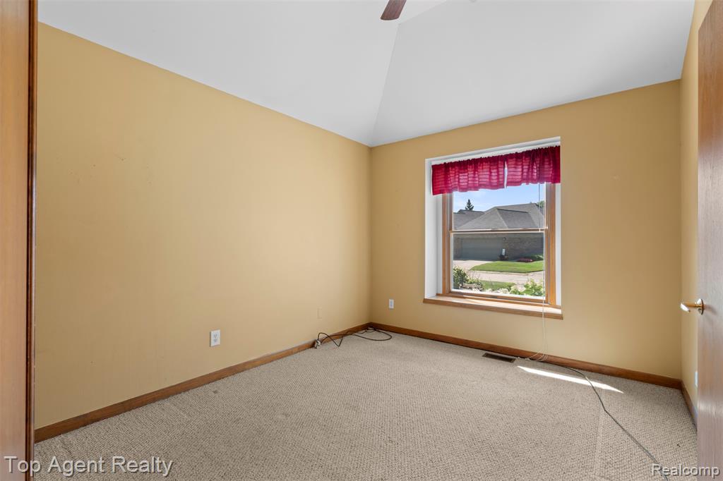 4415 Firethorn Court, Warren, MI 48092 — Photo 16