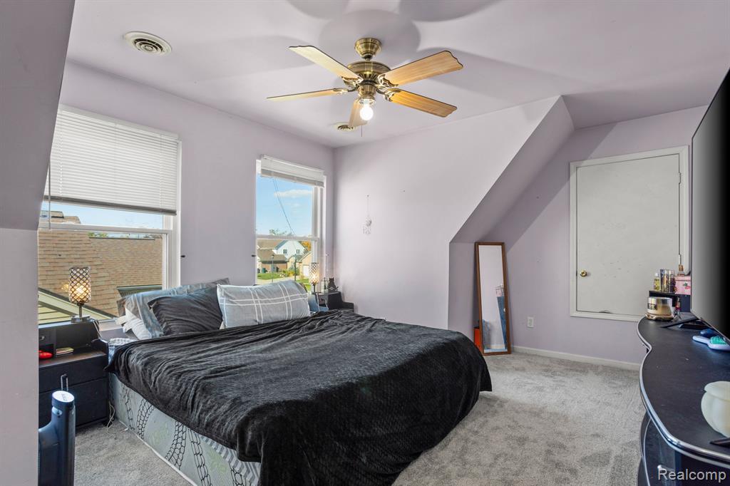 811 SAINT JOHNS Boulevard, Lincoln Park, MI 48146 — Photo 22
