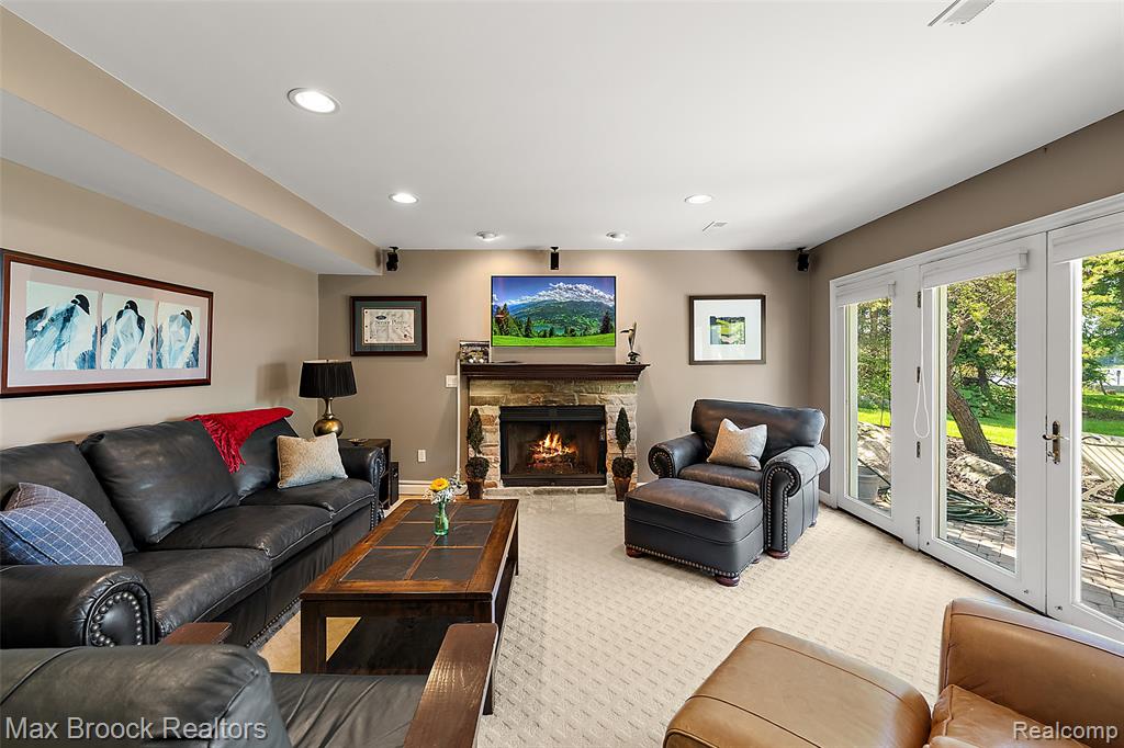 4875 Old Orchard Trail, Orchard Lake Village, MI 48324 — Photo 35