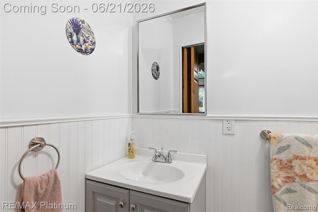 5504 Wildwood Drive, Howell, MI 48843 — Photo 15