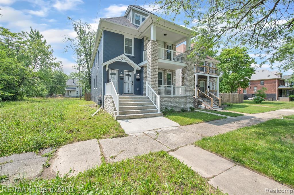 616 ENGLEWOOD Street, Detroit, MI 48202 — Photo 2