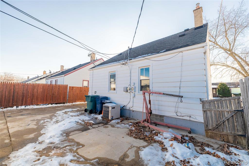 472 Mayflower Avenue, Lincoln Park, MI 48146 — Photo 29