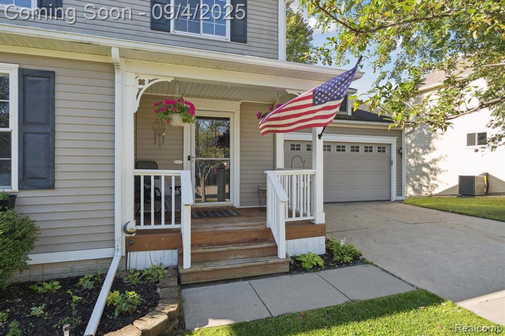 918 E Caroline Street, Fenton, MI 48430 — Photo 5