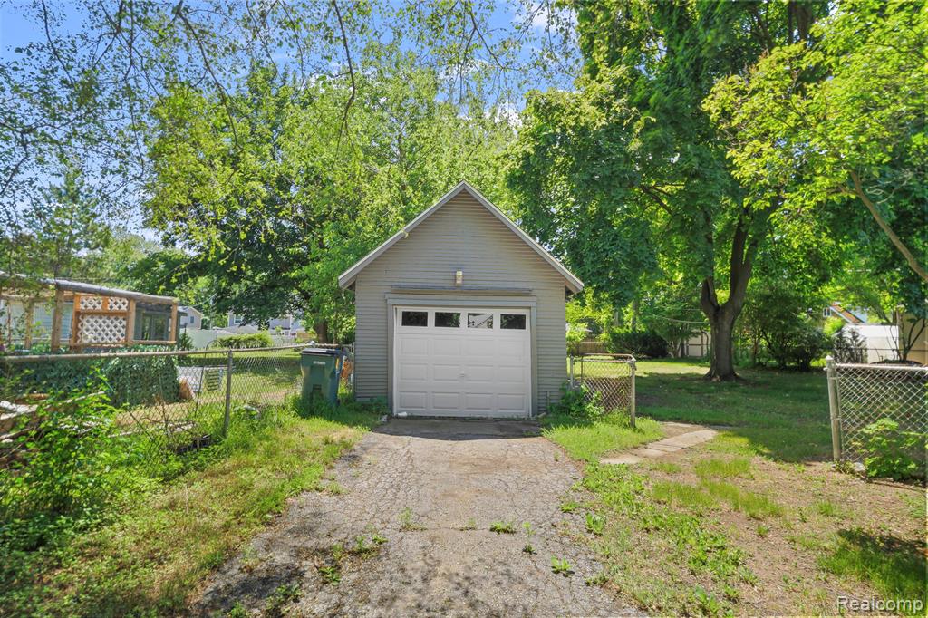 428 Bauman Avenue, Commerce Twp, MI — Photo 25