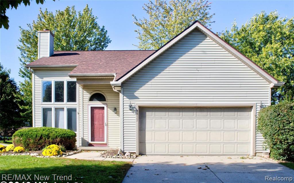 1337 MIDDLEWOOD Drive, Saline, MI 48176