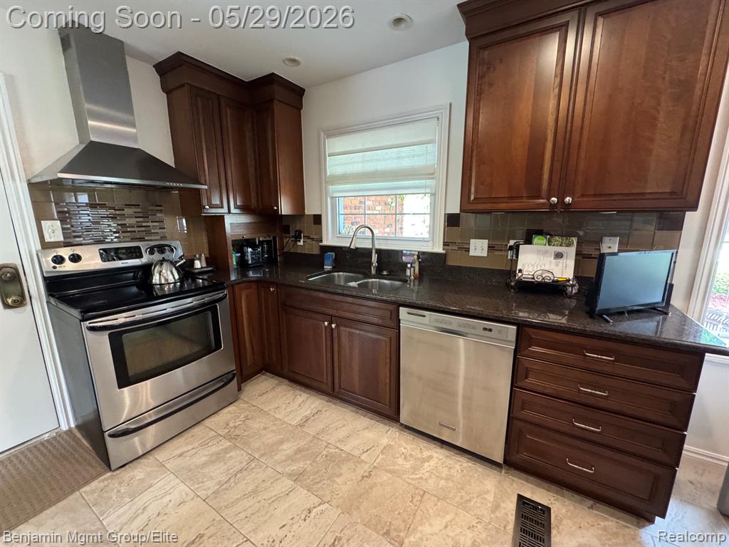 18769 Walmer Lane, Beverly Hills, MI 48025 — Photo 22