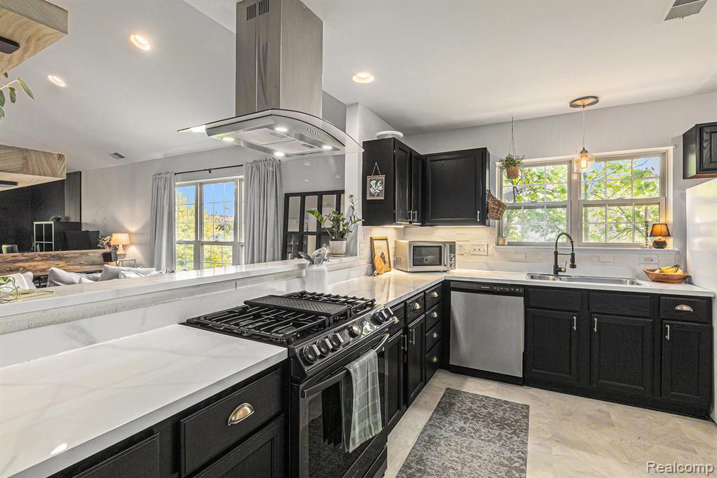 7115 Copper Creek Circle, Canton, MI 48187 — Photo 12