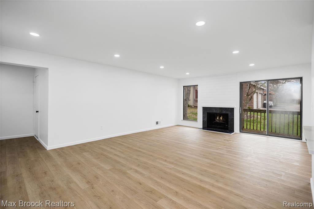 7443 Brynmawr Court, West Bloomfield, MI — Photo 8
