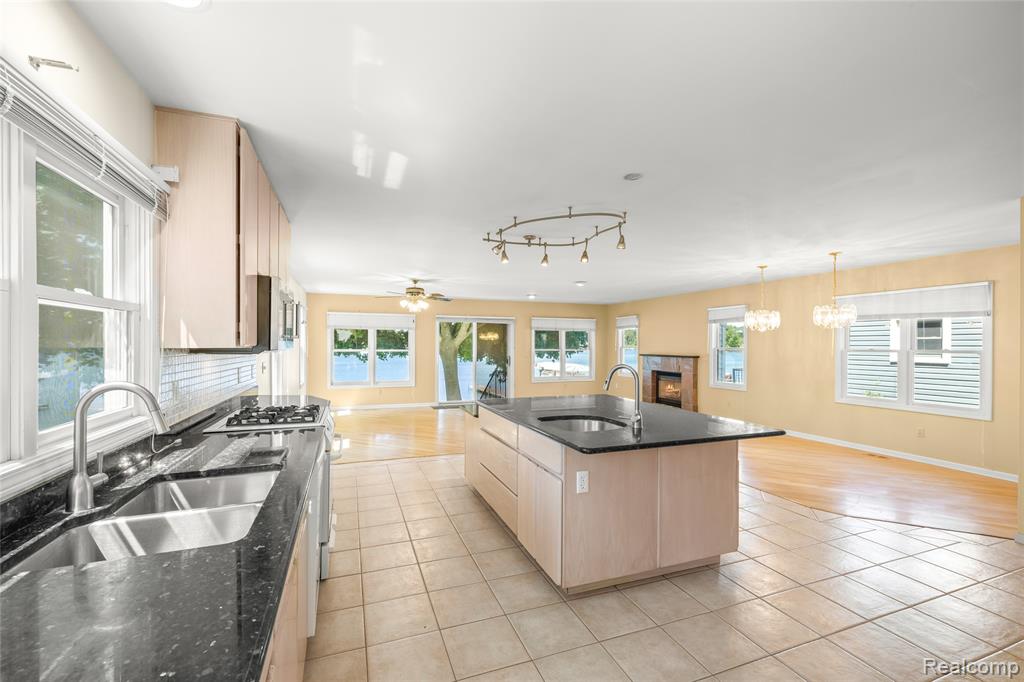 4333 Hunters Drive, Highland, MI 48356 — Photo 17