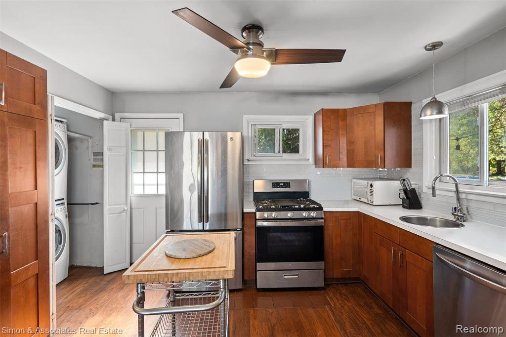 7568 Hazelton Street, Dearborn Heights, MI 48127 — Photo 9