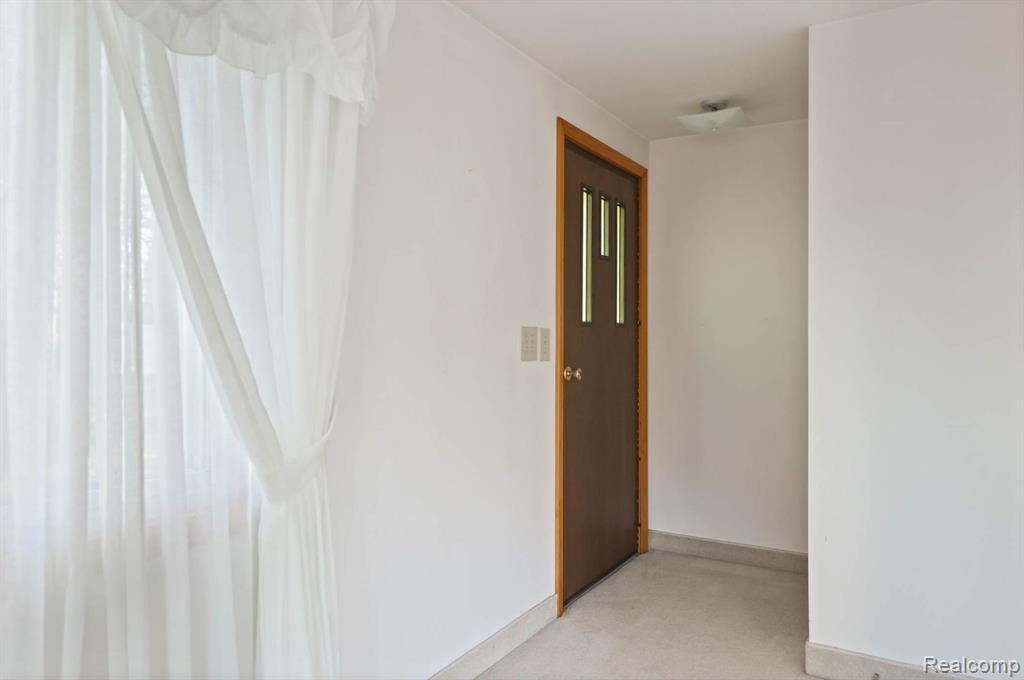 3874 S GRAHAM Road, Saginaw, MI 48609 — Photo 9