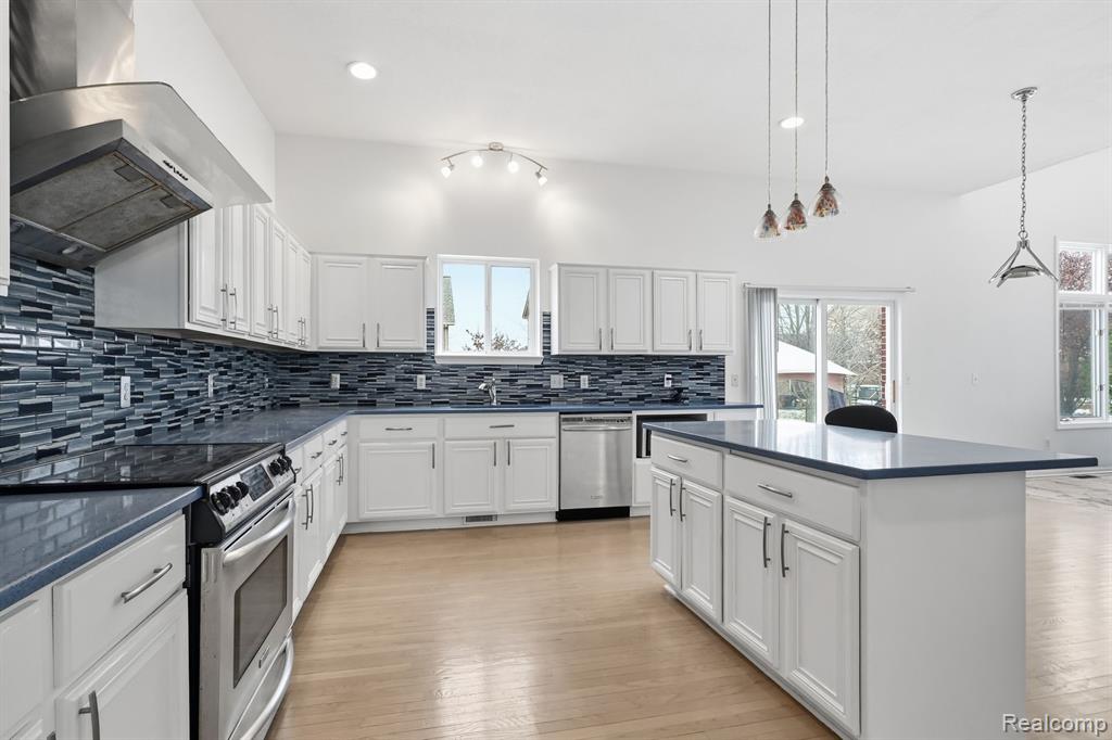 19270 Theresa Boulevard, Rockwood, MI — Photo 11
