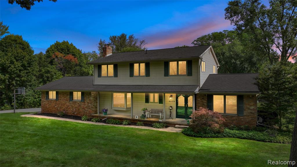 6025 Venice Drive, Commerce Twp, MI 48382
