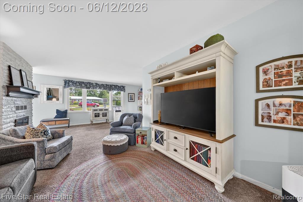 82 E Hurst Drive, Troy, MI 48085 — Photo 12