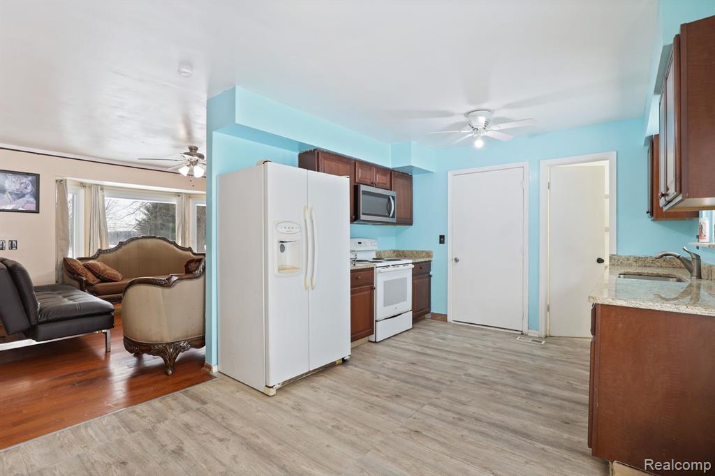 237 W Castle Road, Fostoria, MI 48435 — Photo 15