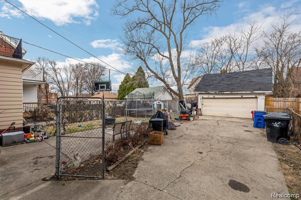 2532 LONGFELLOW Street, Detroit, MI 48206 — Photo 21