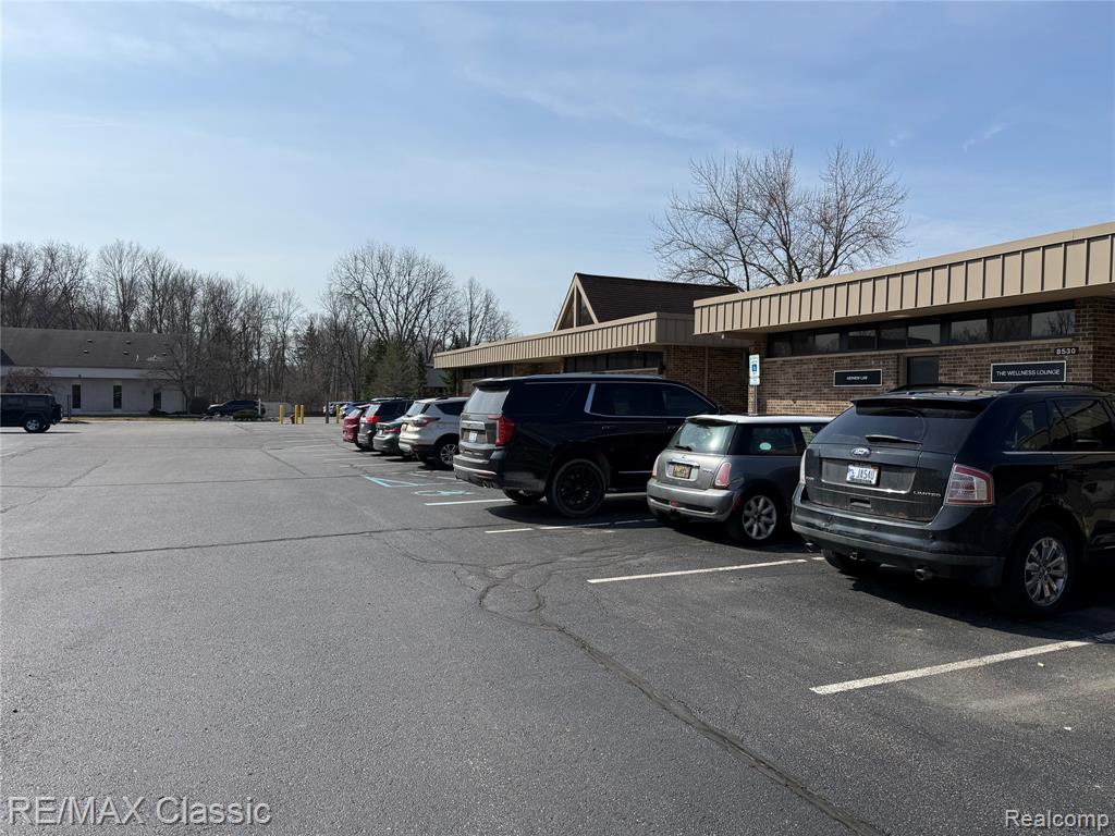 8528 N Canton Center Road, Canton, MI 48187 — Photo 33