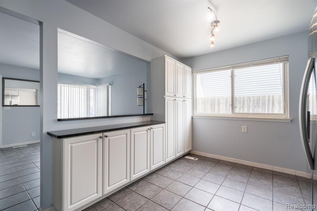 4014 DEVON Road, Royal Oak, MI 48073 — Photo 6
