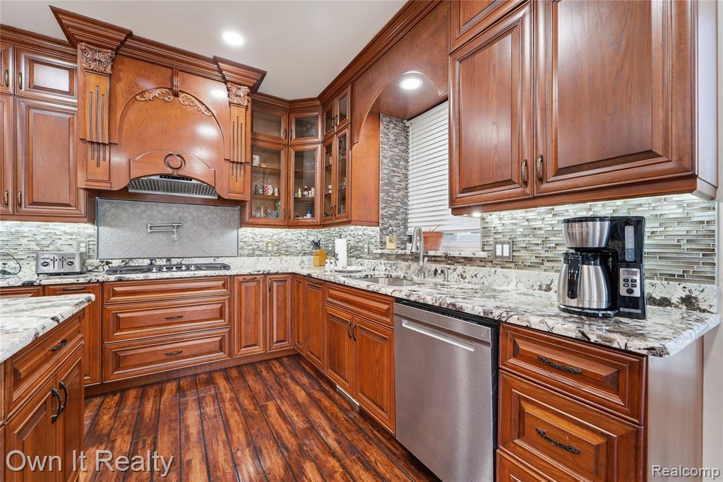 48280 Gladstone Road, Canton, MI 48188 — Photo 16