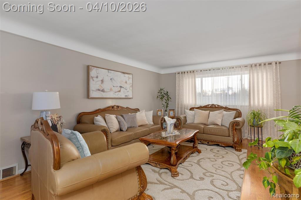 29517 Eastfield Street, Farmington Hills, MI, 48334