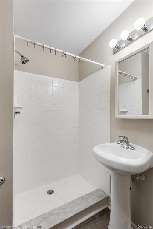 44 Adelaide Street, Detroit, MI 48201 — Photo 17