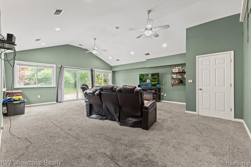 964 Daffodil Drive, Waterford, MI 48327 — Photo 20