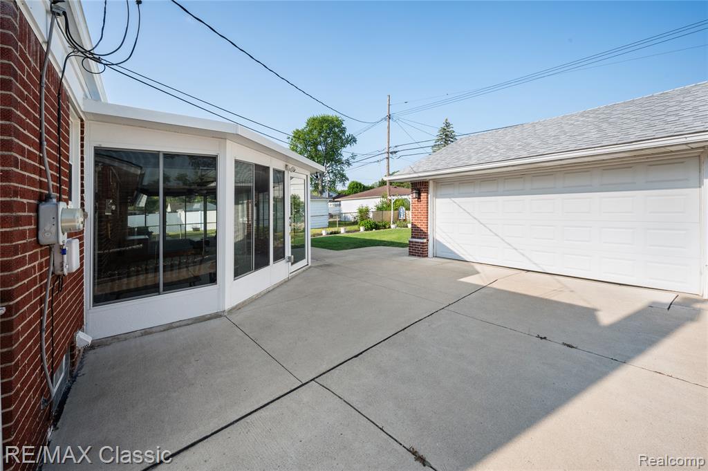6622 Schaller Street, Garden City, MI — Photo 3