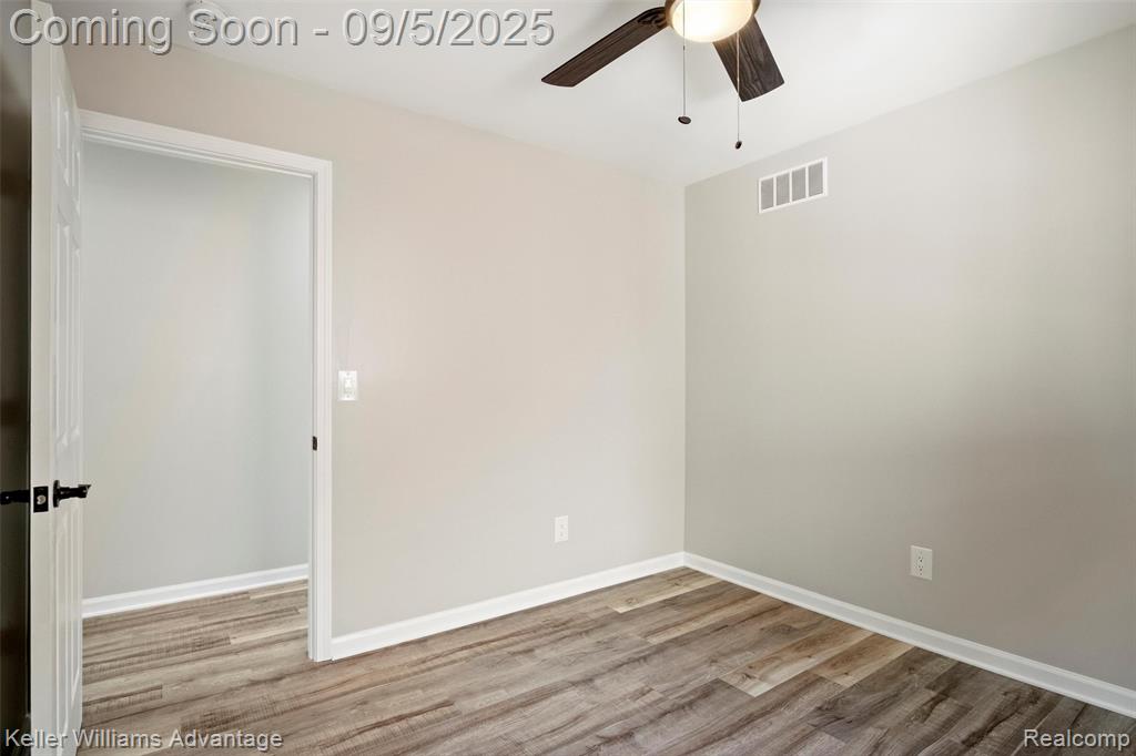 9844 E Clements Circle, Livonia, MI 48150 — Photo 14